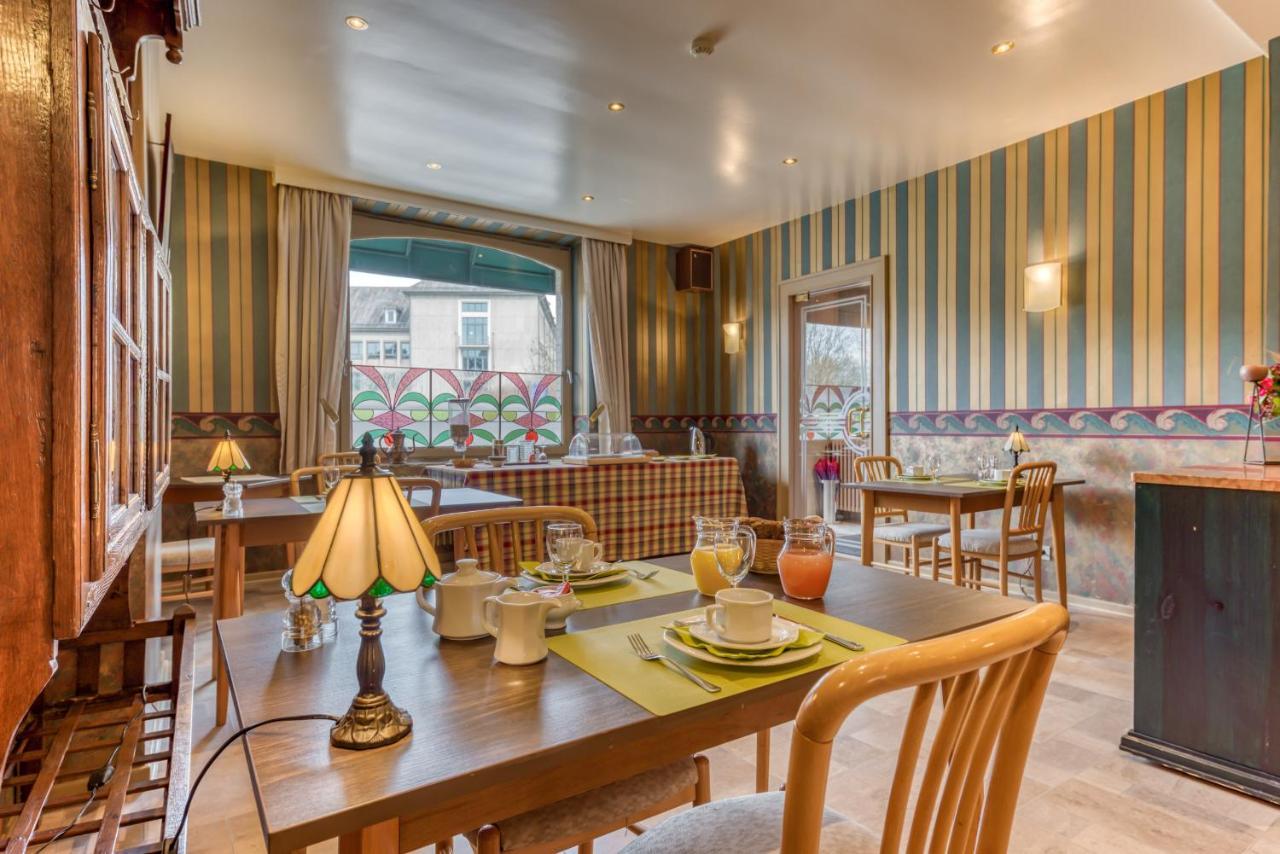 Hotel Le Cor De Chasse Saint-Hubert Ngoại thất bức ảnh