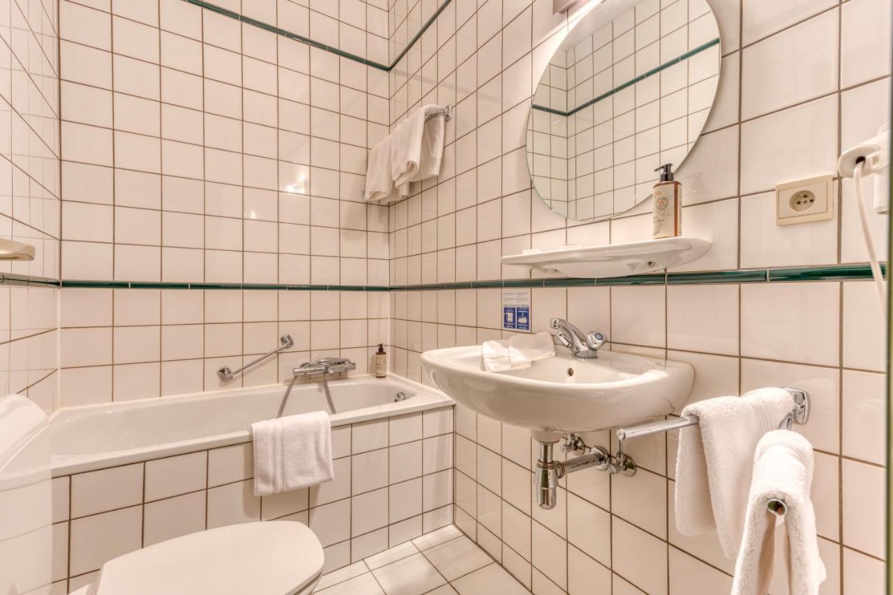 Hotel Le Cor De Chasse Saint-Hubert Ngoại thất bức ảnh